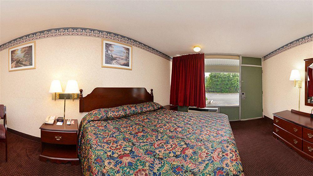 Red Carpet Inn & Suites Carneys Point/Wilmington Exterior foto
