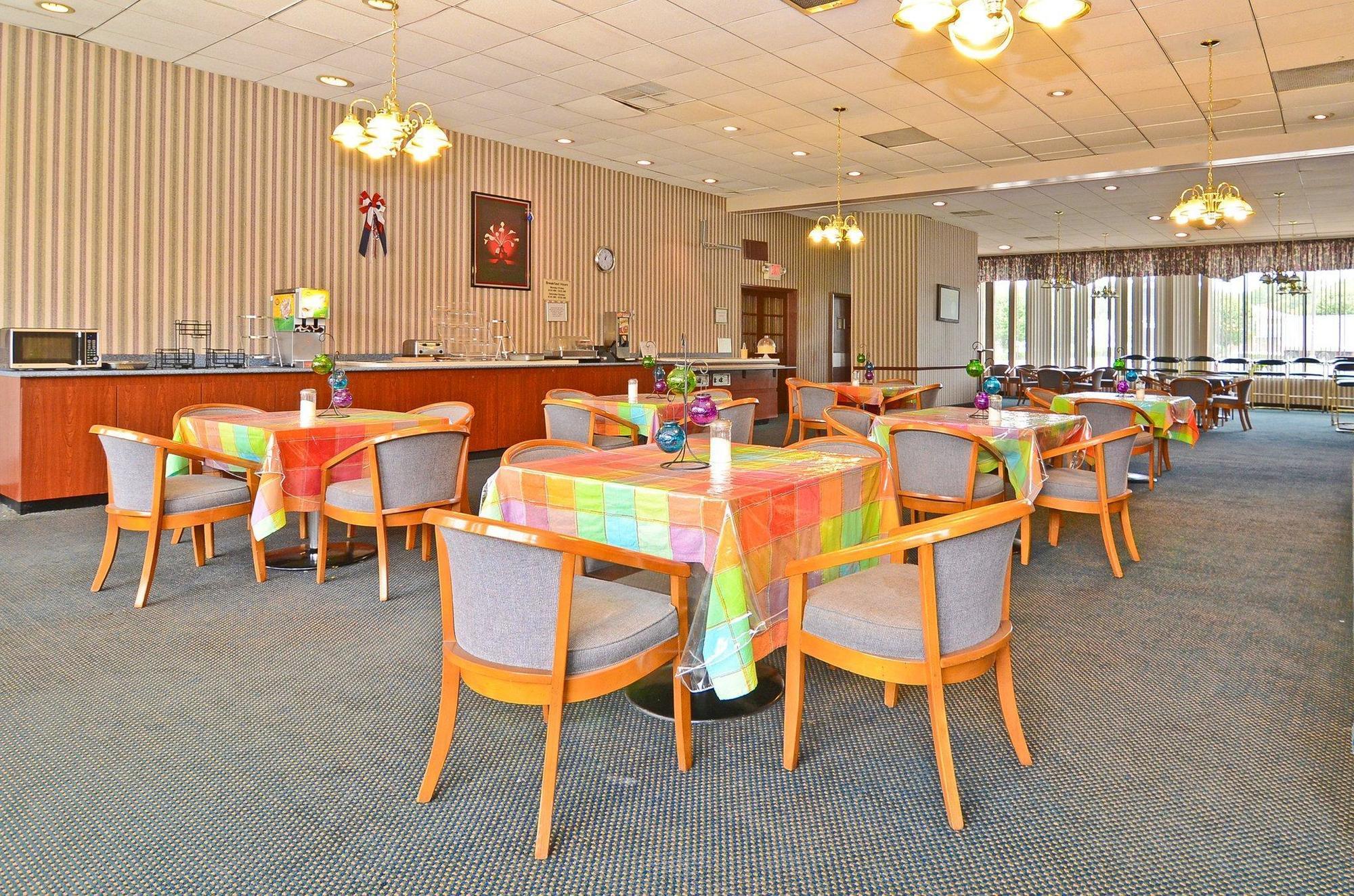 Red Carpet Inn & Suites Carneys Point/Wilmington Exterior foto